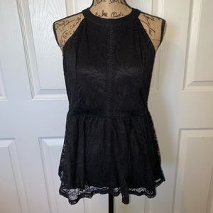 *NWT* Torrid halter neck black lace overlay sleeveless top
